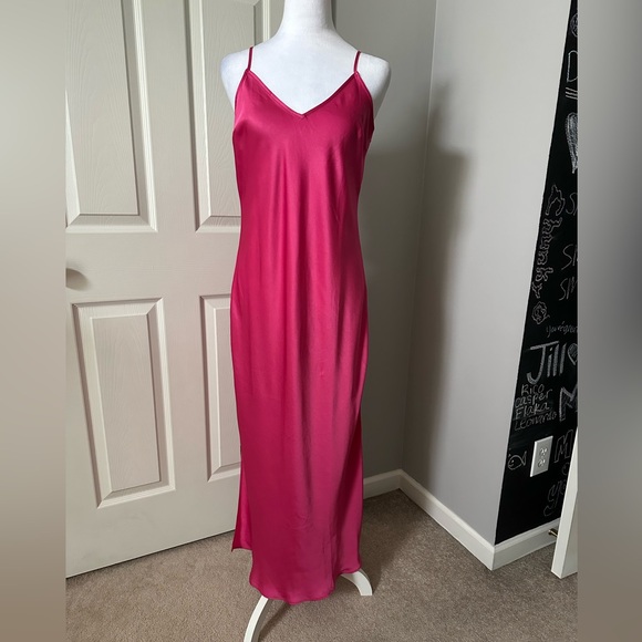 NWT Vineyard Vines Hot Pink Slip Dress, size Small - www.disolcolor.com